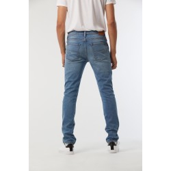 Jean Straight