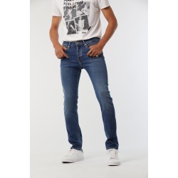 Jean Straight