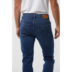 Jean Straight